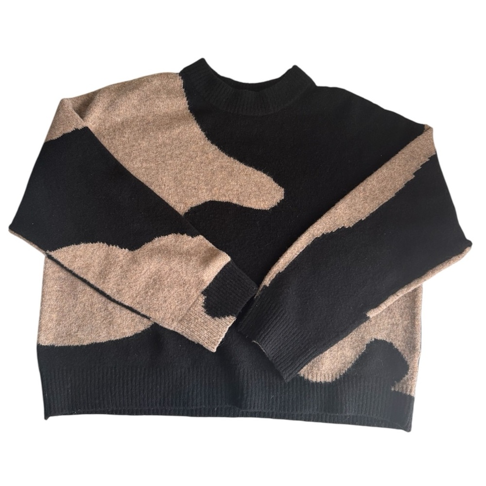 Dynamite Black and Tan Crew Neck Sweater